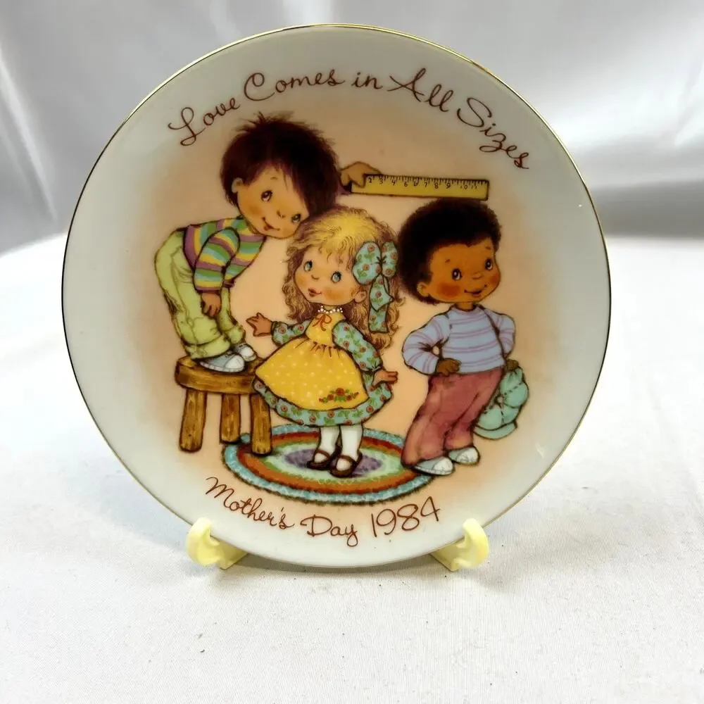 SKU 2156 Vintage 1984 Avon Mother's Day Plate 
